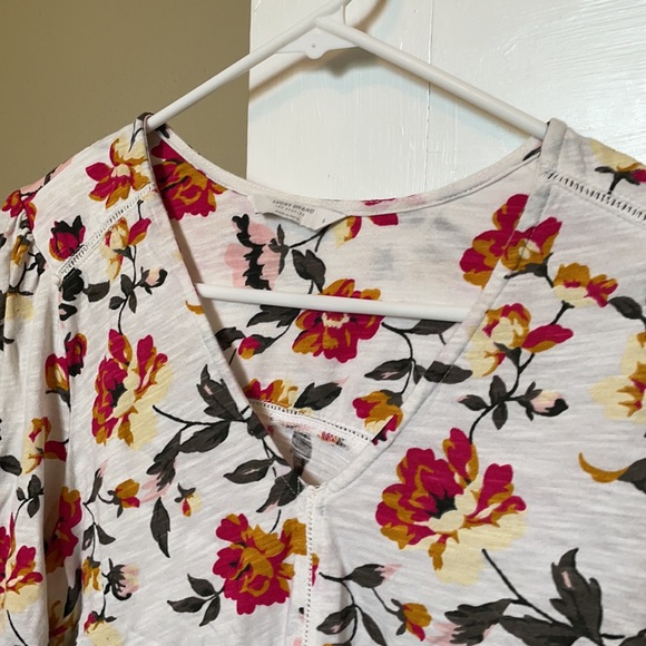 Lucky Top with Colorful Flowers - Picture 4 of 9